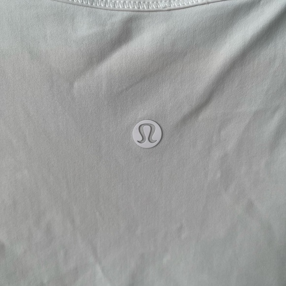 Lululemon tank with nice side ruching - Picture 4 of 5